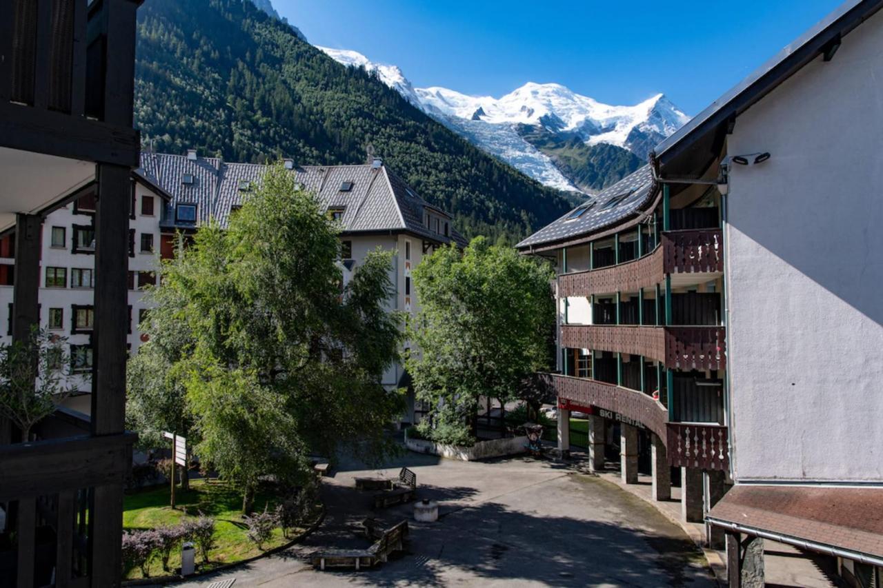 With Mountain View At The Foot Of Slopes Chamonix Mont Blanc